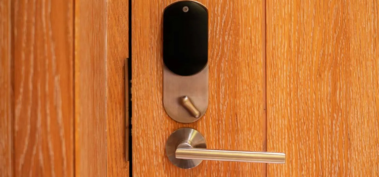 Automatic Locking Door Knob Castroville